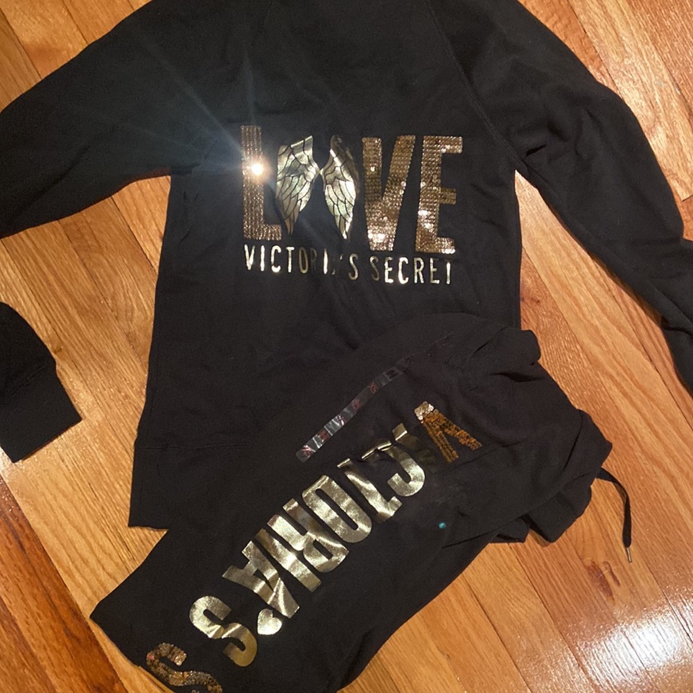 VS black sweat jacket and pants